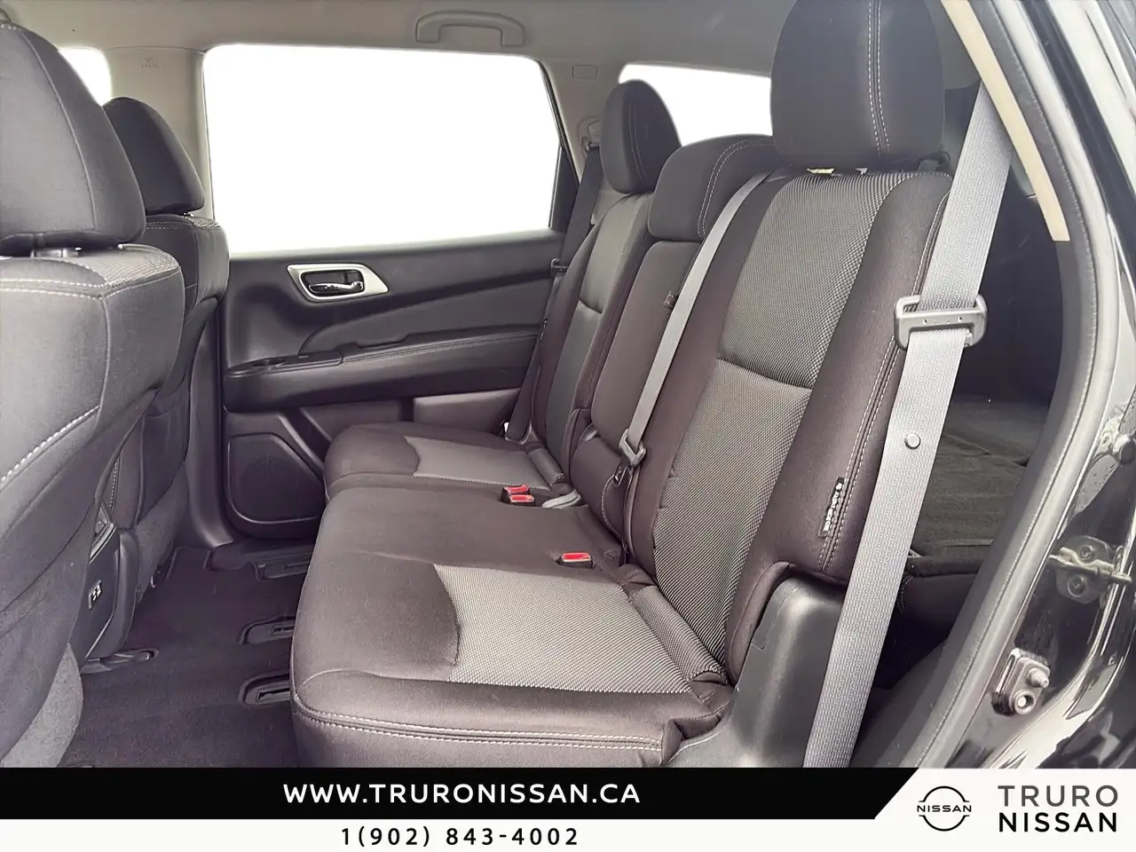 Nissan Pathfinder снимка Nissan Pathfinder