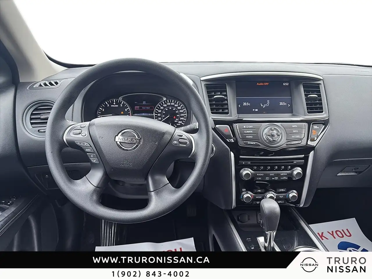 Nissan Pathfinder снимка Nissan Pathfinder