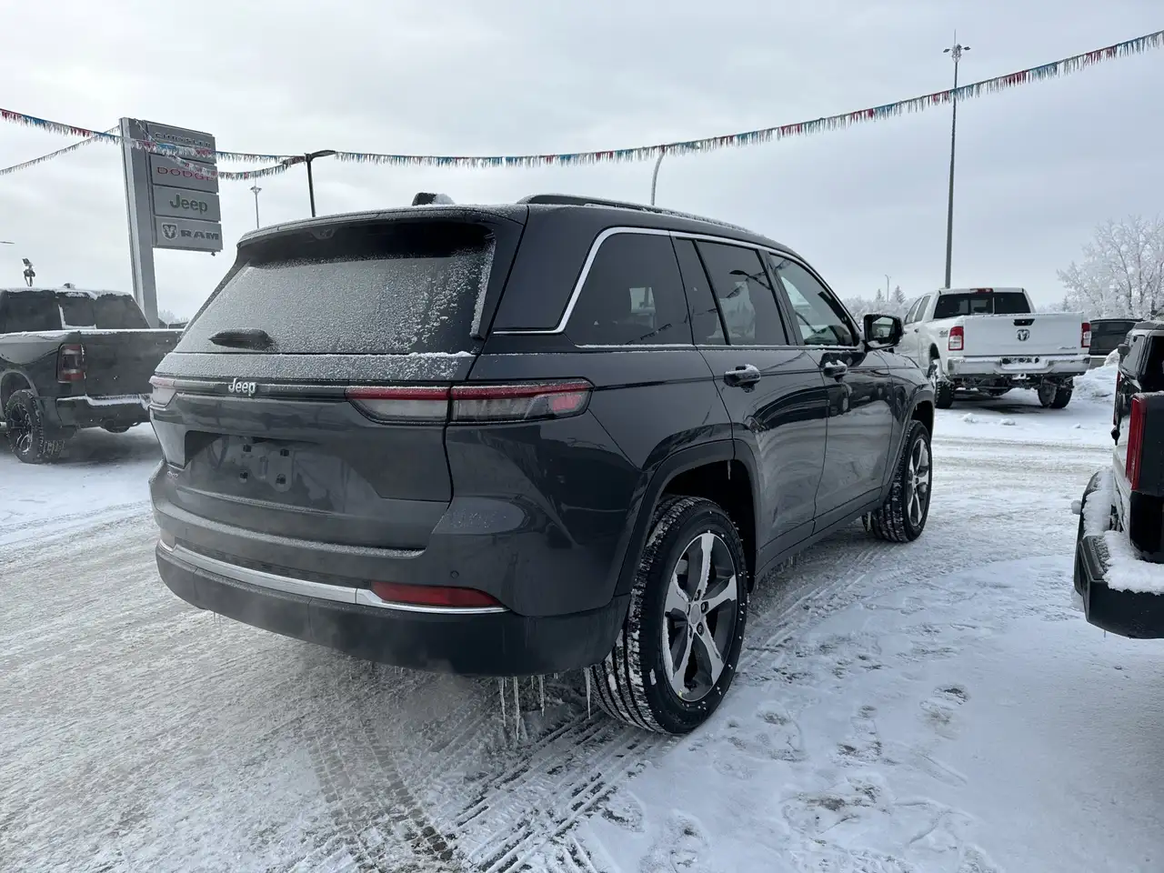 Jeep Grand Cherokee снимка Jeep Grand Cherokee
