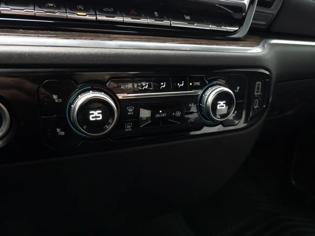 GMC Sierra 1500 photo GMC Sierra 1500