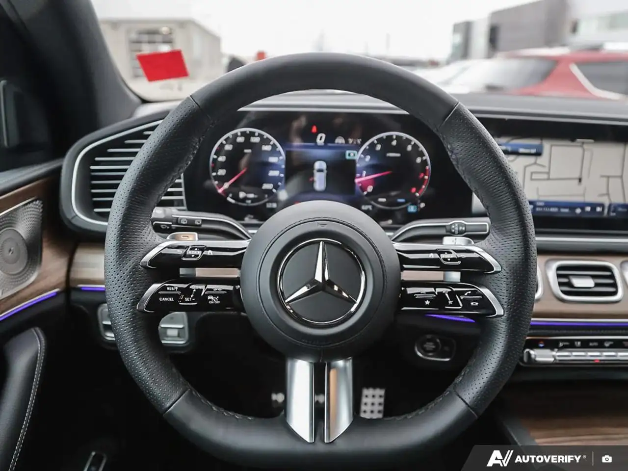 Mercedes-Benz GLS снимка Mercedes-Benz GLS