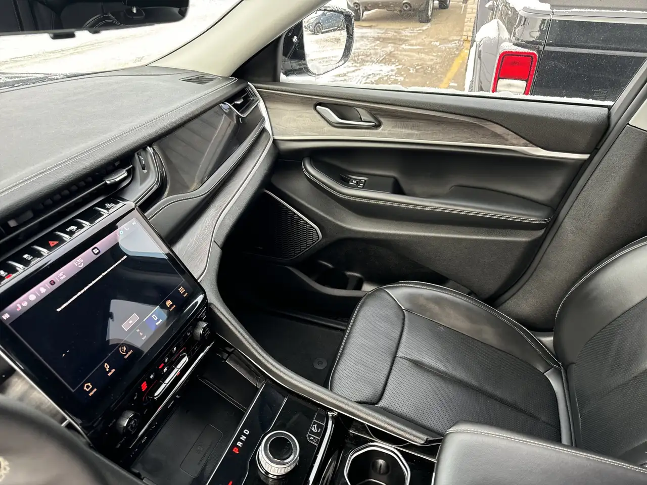 Jeep Grand Cherokee снимка Jeep Grand Cherokee