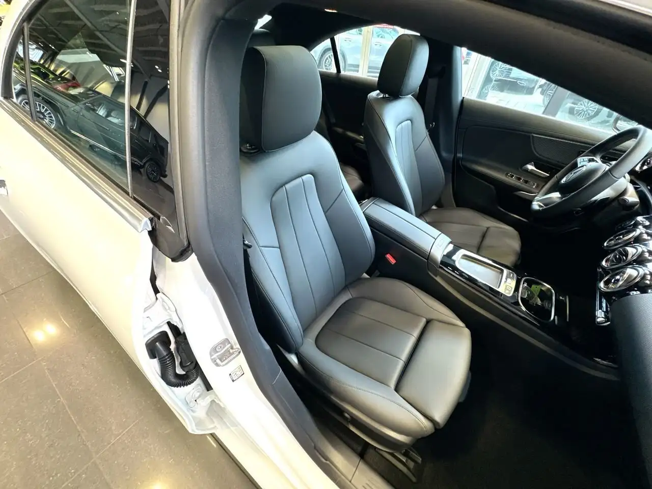 Mercedes-Benz CLA photo Mercedes-Benz CLA