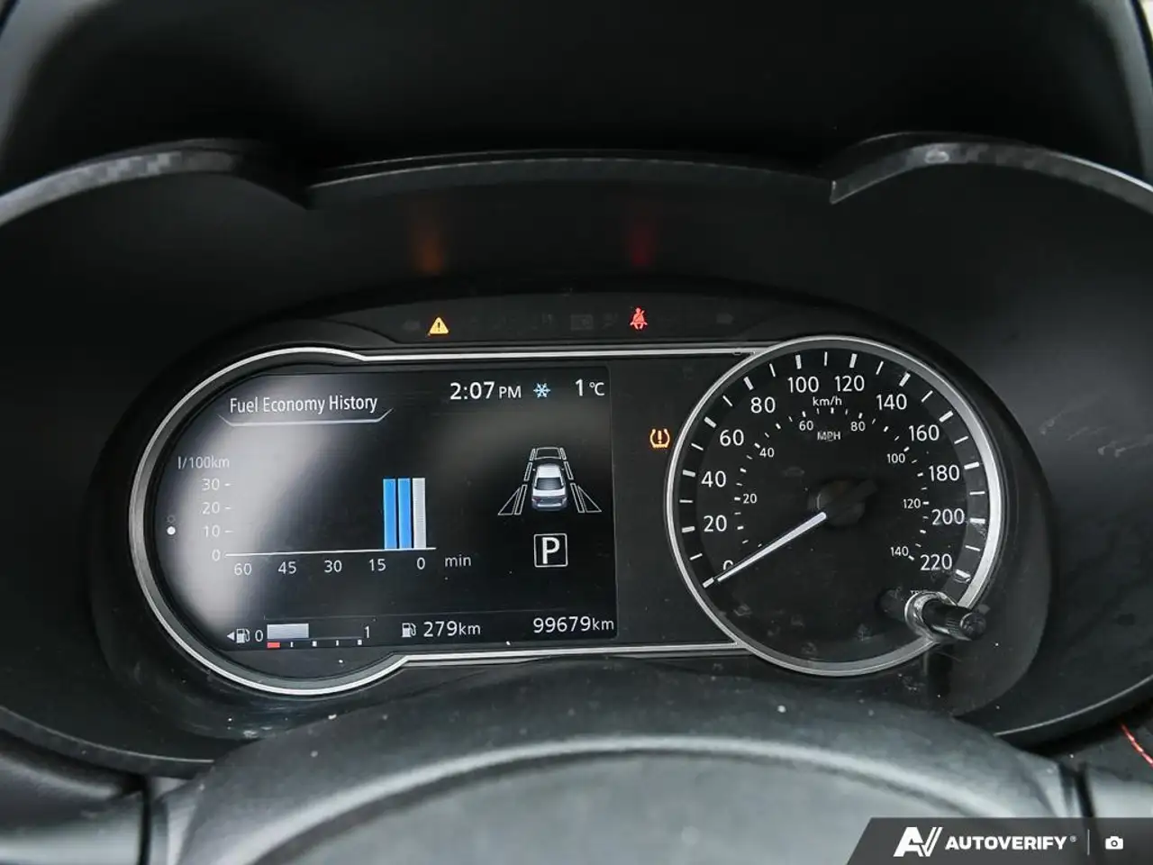 Nissan Versa fotografie Nissan Versa