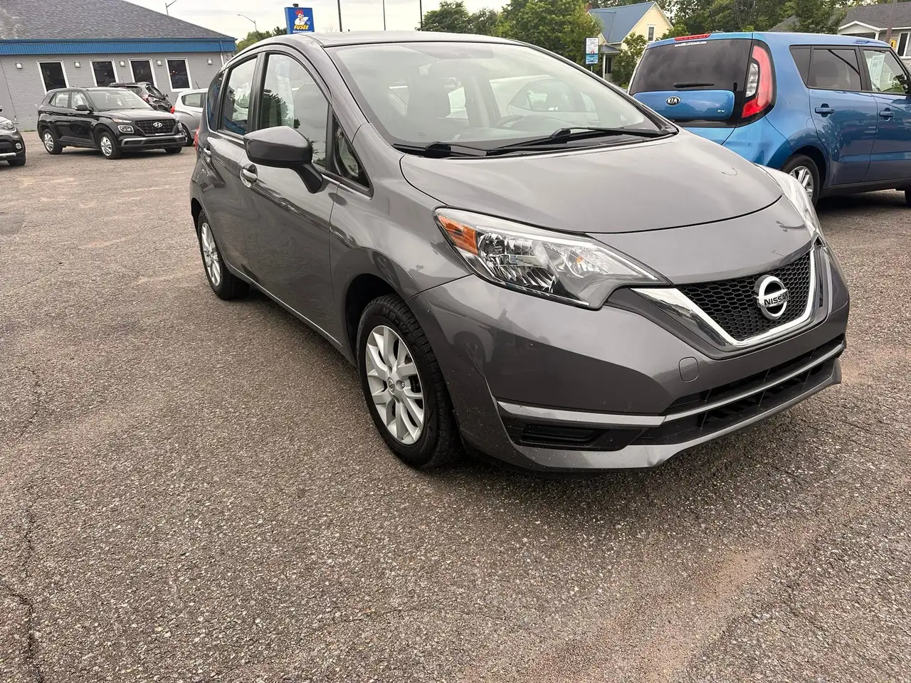 Nissan Note снимка Nissan Note