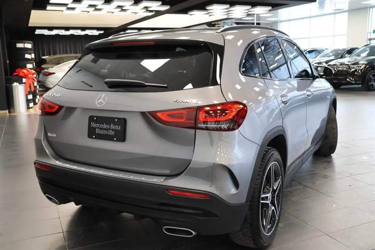 Mercedes-Benz GLA снимка Mercedes-Benz GLA