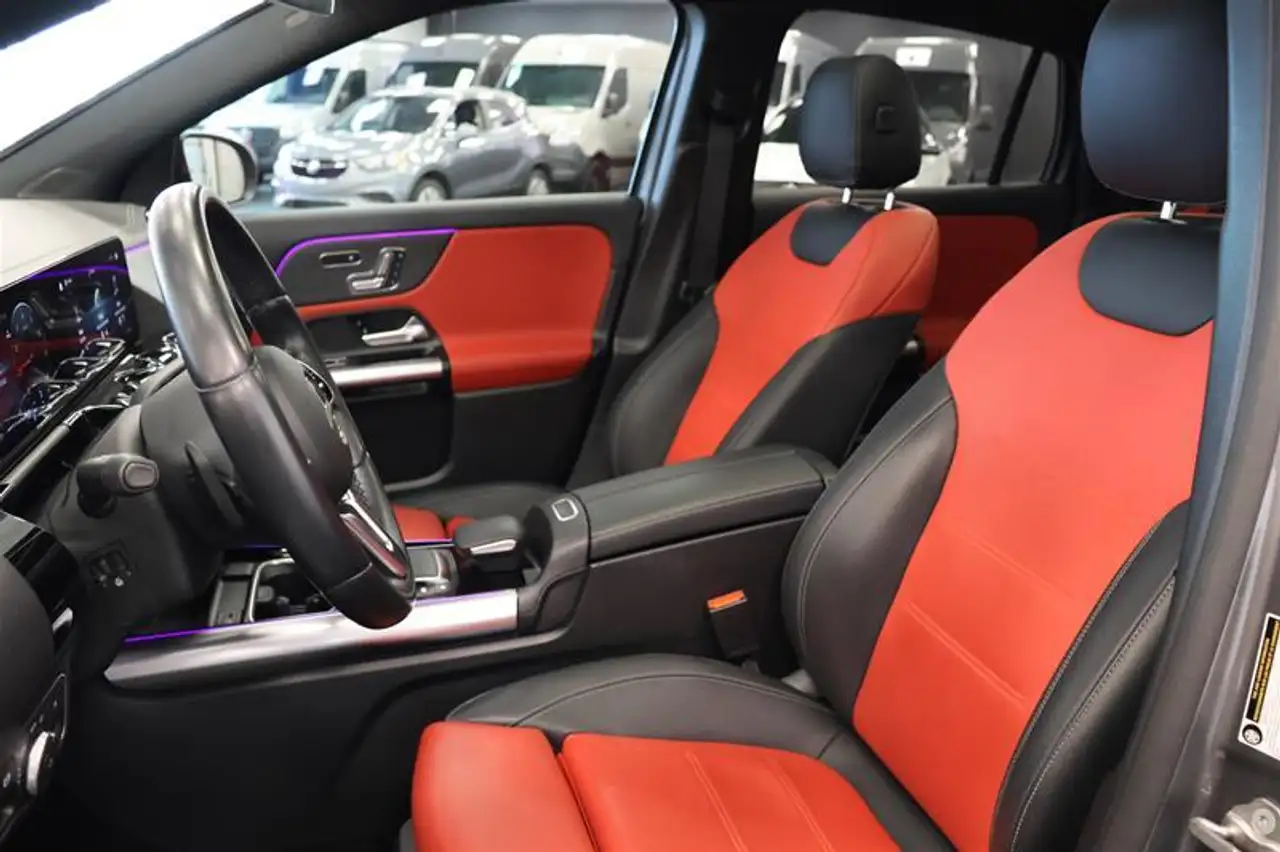 Mercedes-Benz GLA снимка Mercedes-Benz GLA