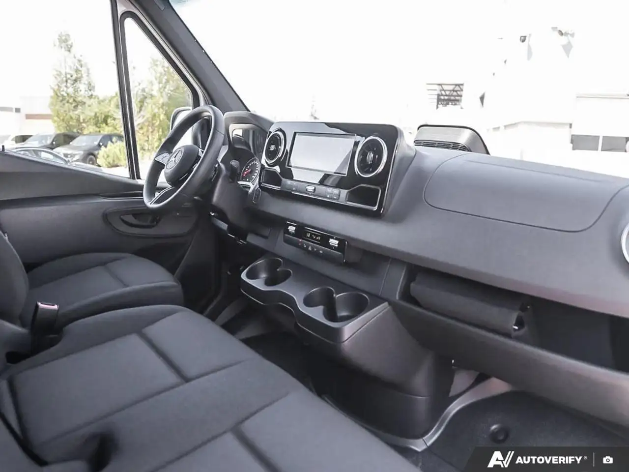 Mercedes-Benz Sprinter photo Mercedes-Benz Sprinter