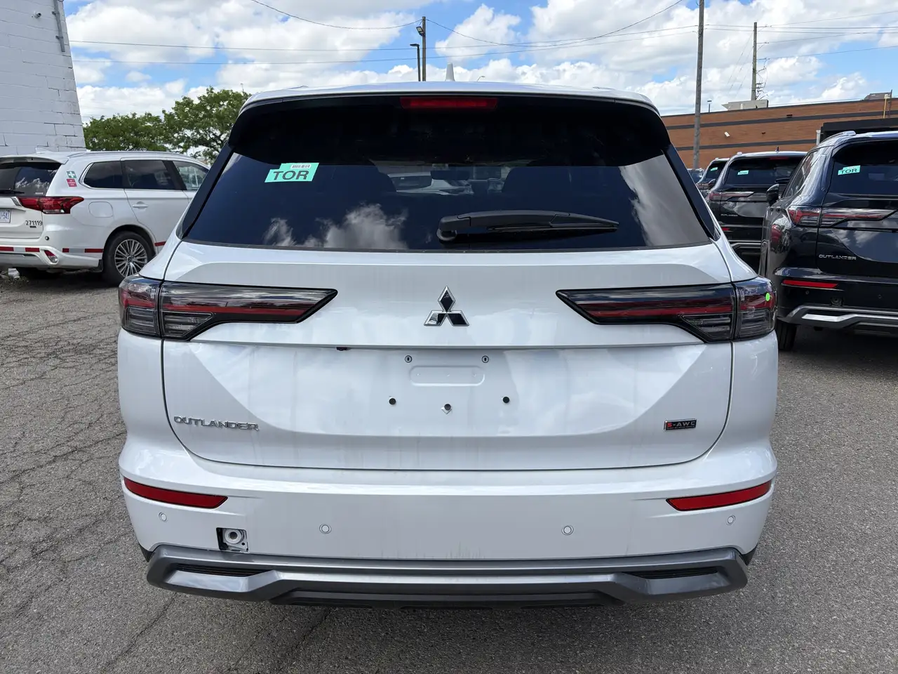 Mitsubishi Outlander снимка Mitsubishi Outlander