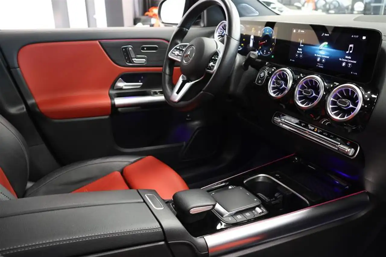 Mercedes-Benz GLA снимка Mercedes-Benz GLA