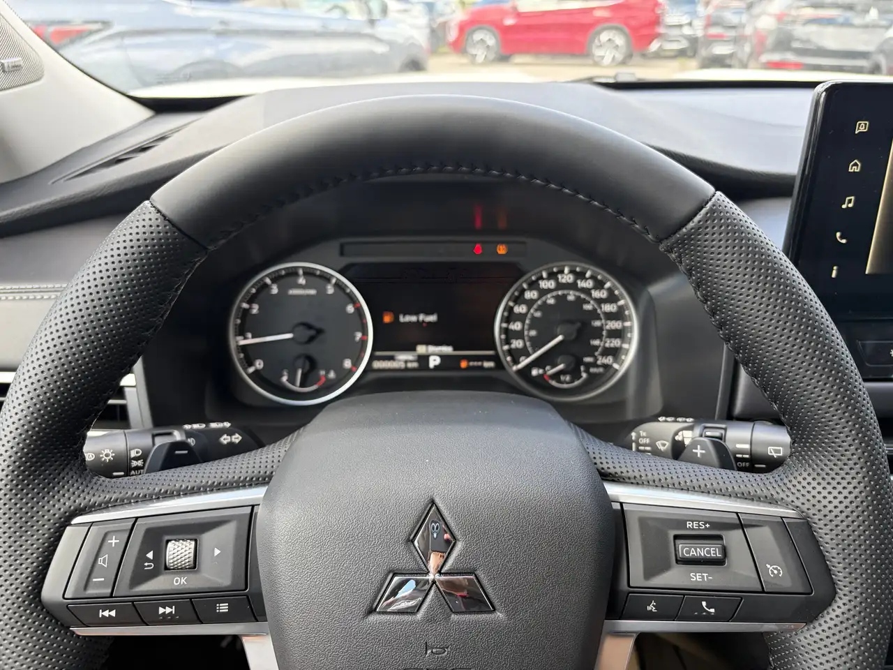 Mitsubishi Outlander снимка Mitsubishi Outlander