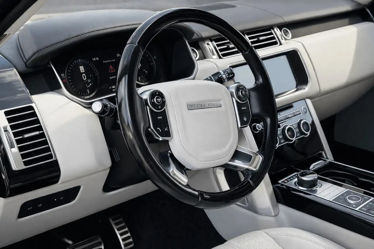 Land Rover Range Rover photo Land Rover Range Rover