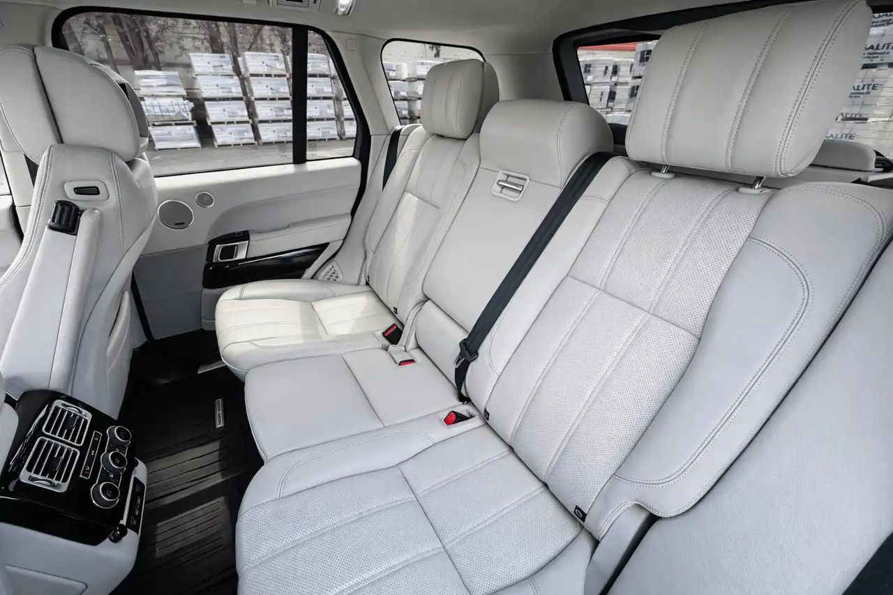 Land Rover Range Rover photo Land Rover Range Rover
