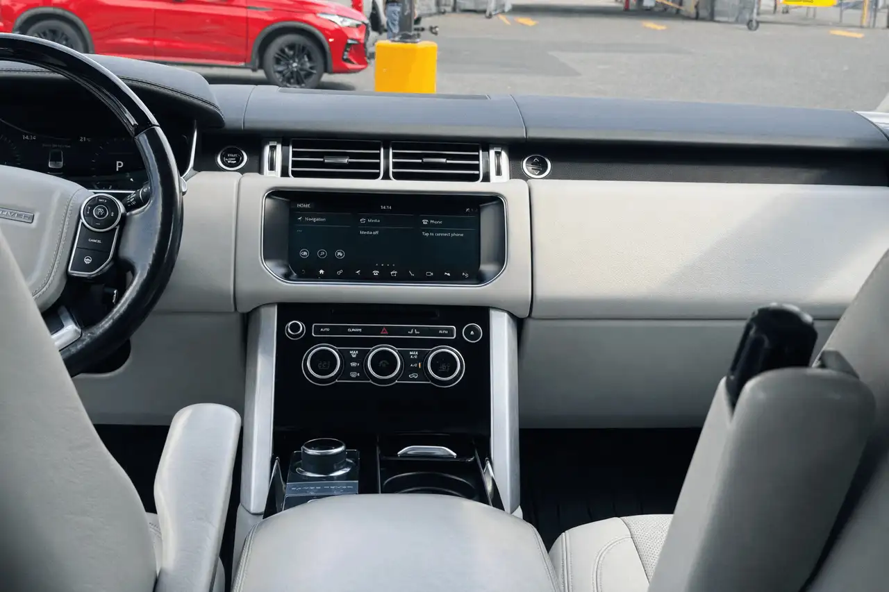 Land Rover Range Rover photo Land Rover Range Rover