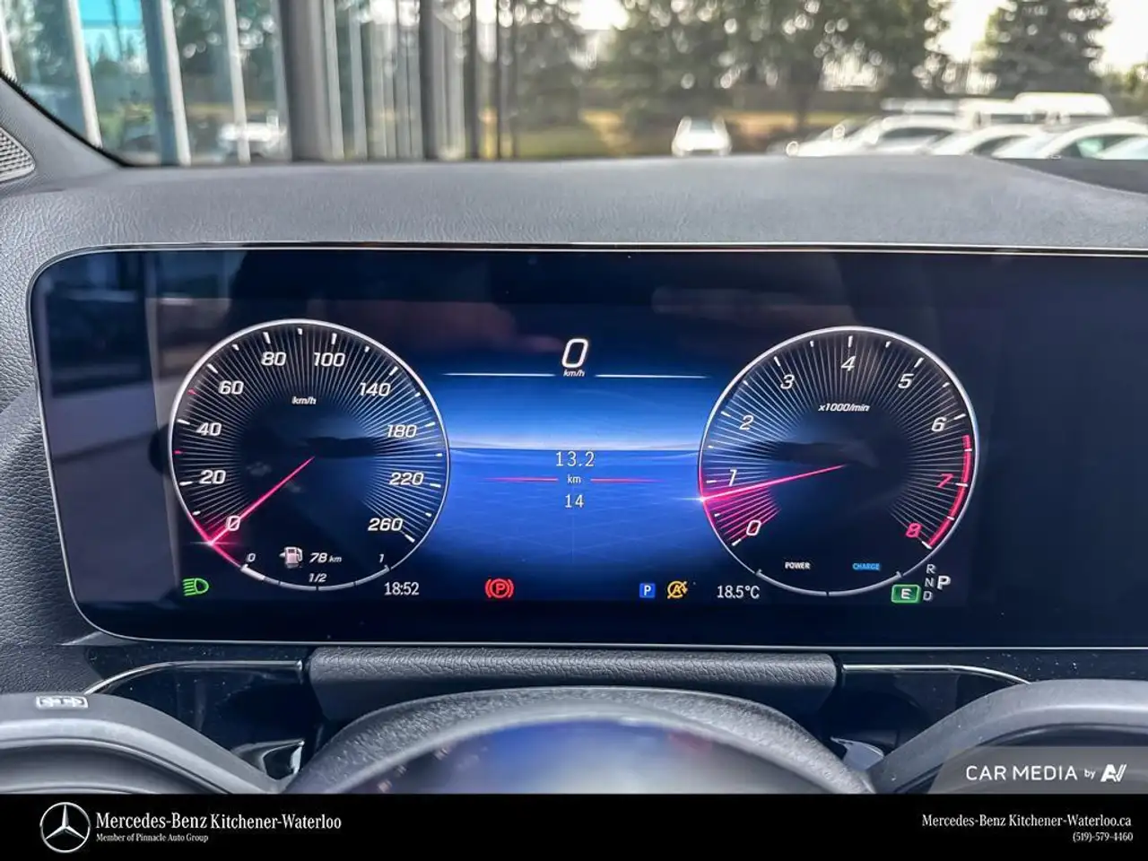 Mercedes-Benz GLA снимка Mercedes-Benz GLA