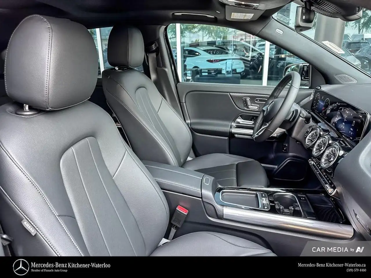 Mercedes-Benz GLA снимка Mercedes-Benz GLA