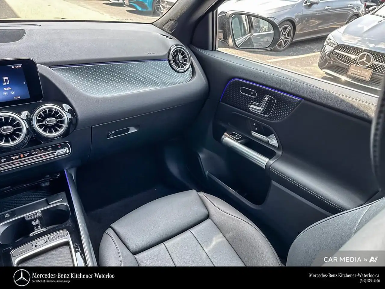 Mercedes-Benz GLA снимка Mercedes-Benz GLA