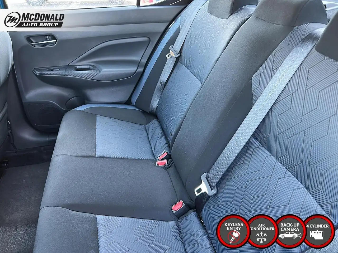 Nissan Versa снимка Nissan Versa