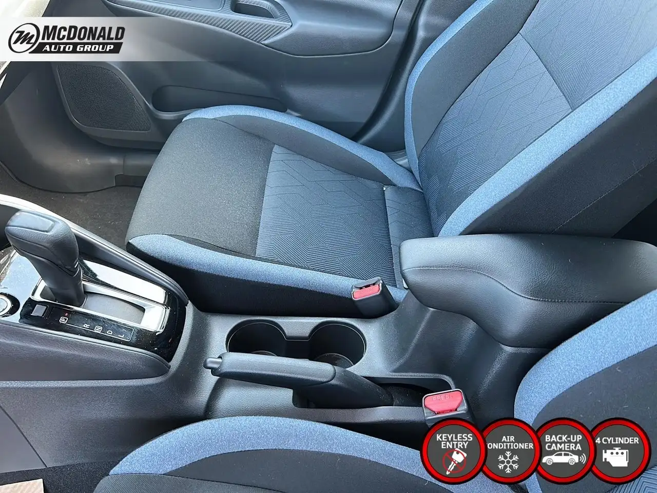 Nissan Versa снимка Nissan Versa