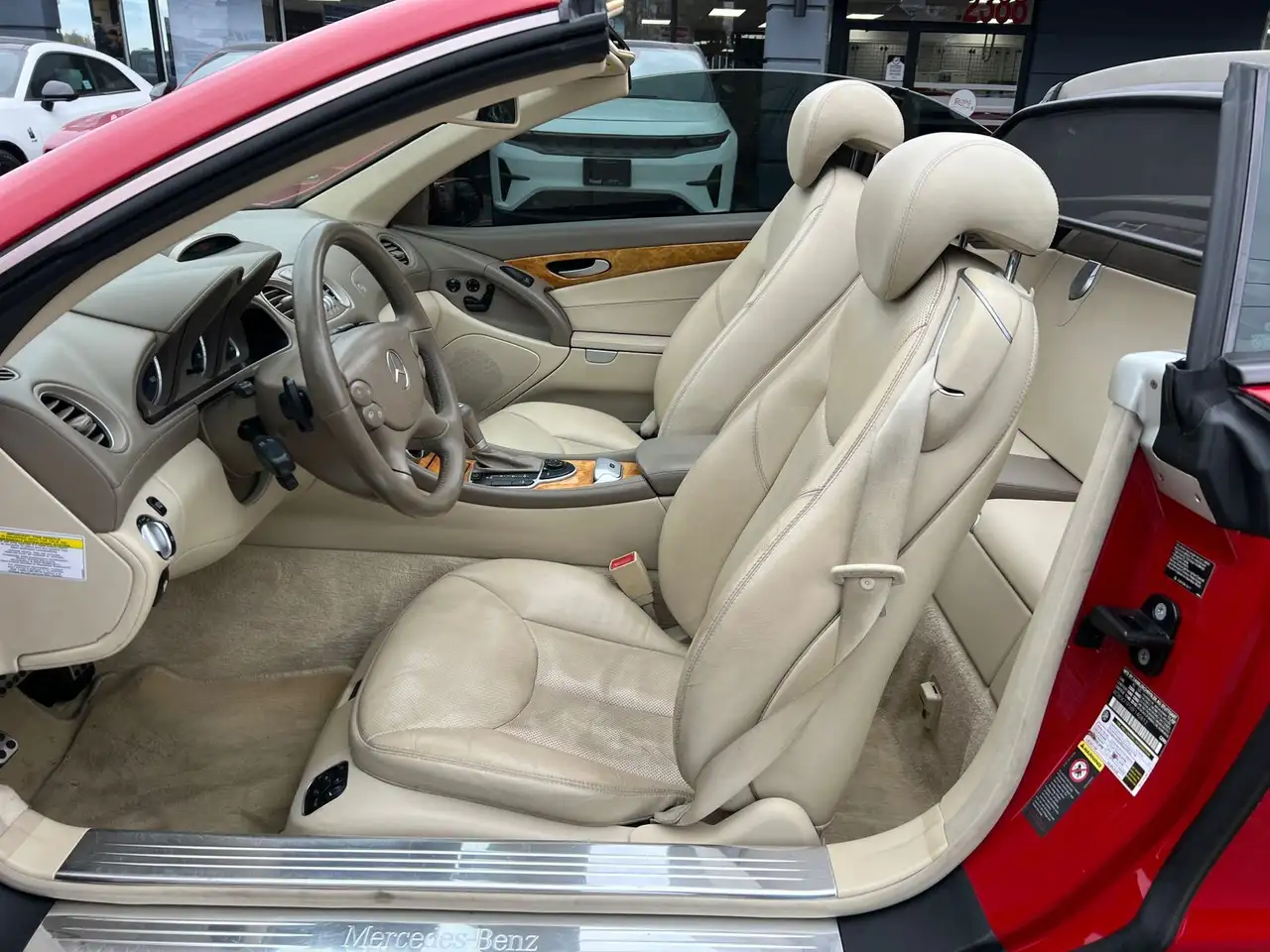 Mercedes-Benz SL снимка Mercedes-Benz SL