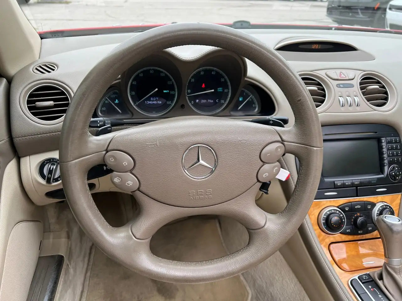 Mercedes-Benz SL снимка Mercedes-Benz SL