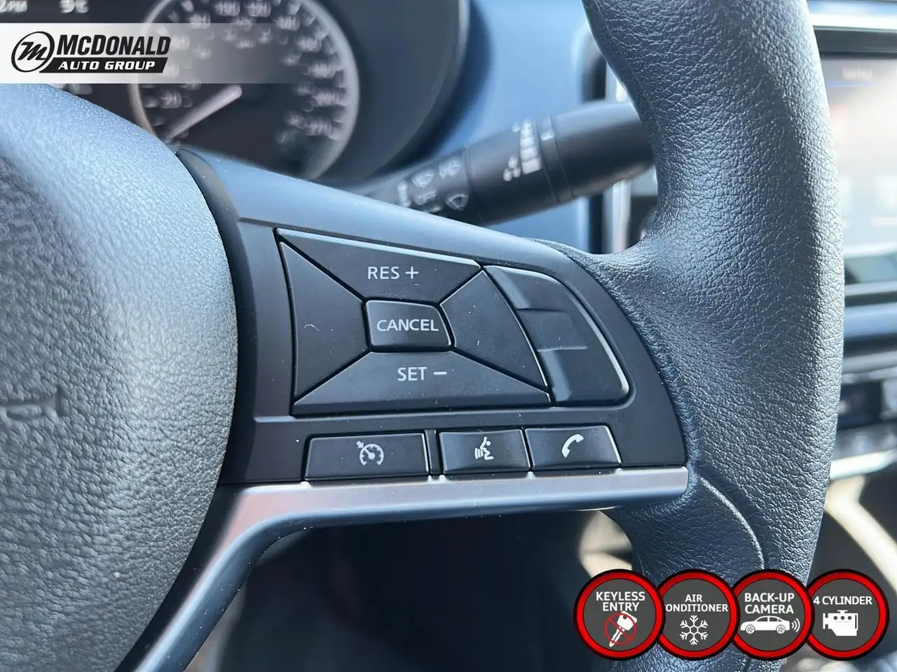 Nissan Versa снимка Nissan Versa