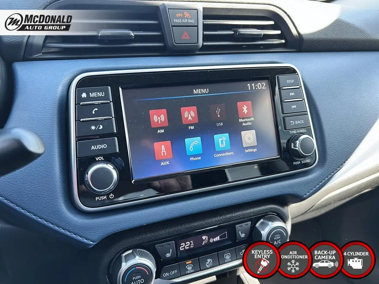 Nissan Versa снимка Nissan Versa