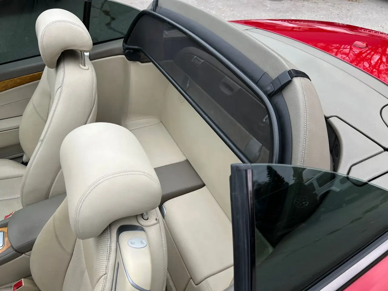 Mercedes-Benz SL снимка Mercedes-Benz SL
