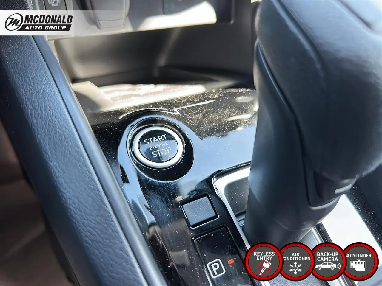 Nissan Versa снимка Nissan Versa