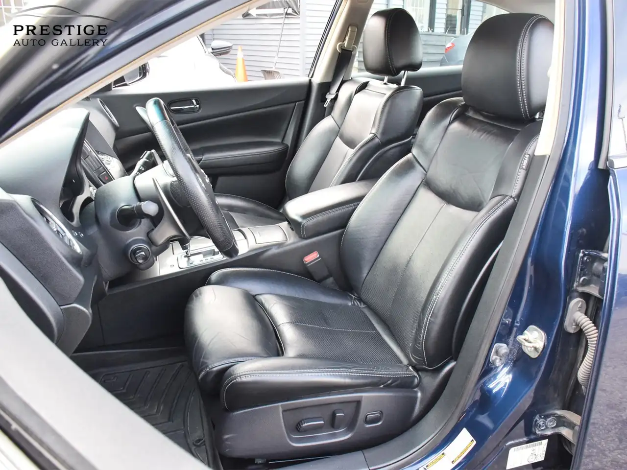 Nissan Maxima photo Nissan Maxima
