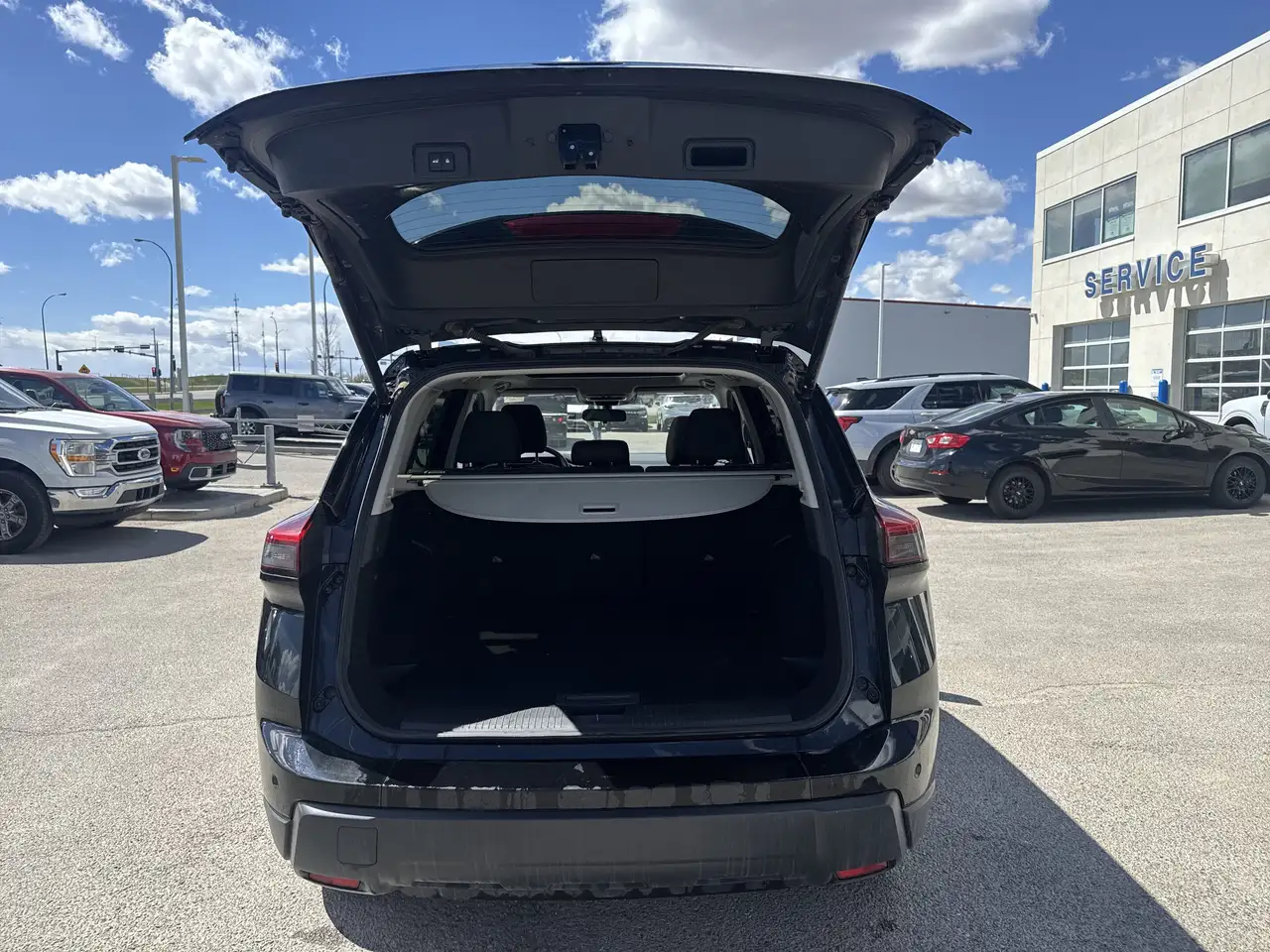 Nissan Rogue снимка Nissan Rogue
