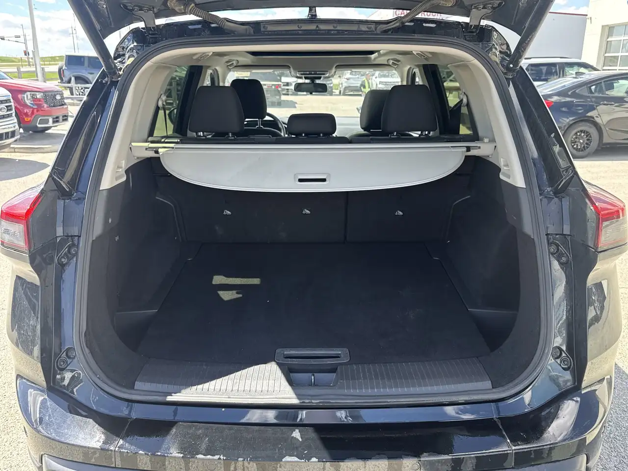 Nissan Rogue снимка Nissan Rogue