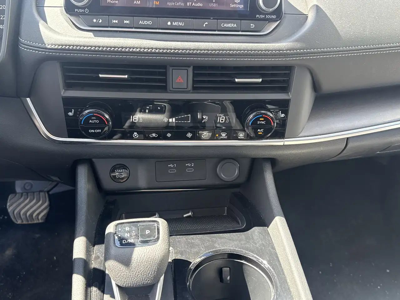 Nissan Rogue снимка Nissan Rogue