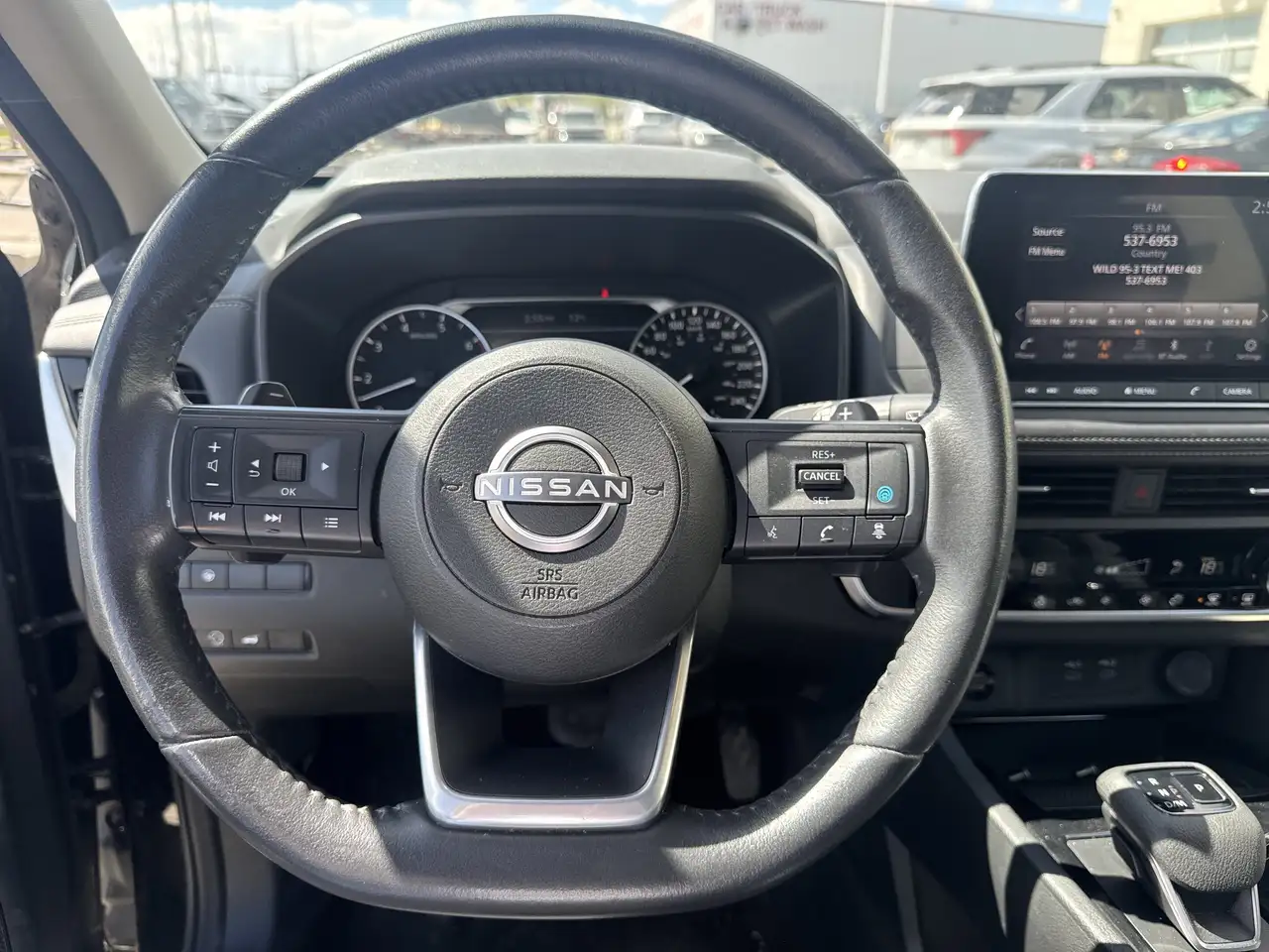 Nissan Rogue снимка Nissan Rogue