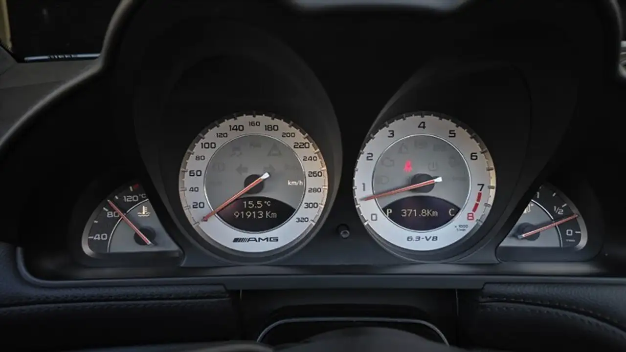 Mercedes-Benz SL снимка Mercedes-Benz SL
