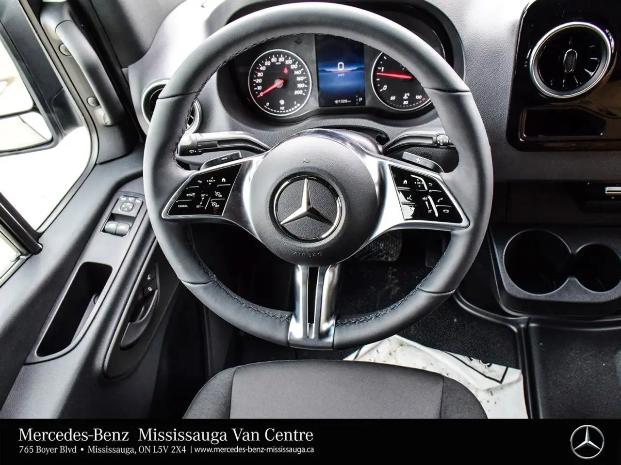 Mercedes-Benz Sprinter снимка Mercedes-Benz Sprinter