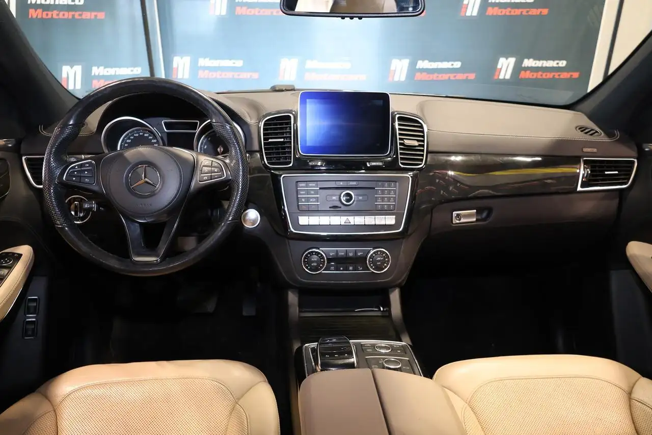Mercedes-Benz GLS снимка Mercedes-Benz GLS