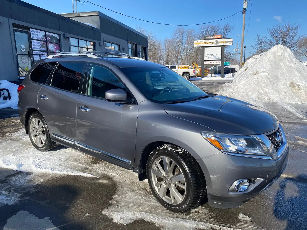 Nissan Pathfinder снимка Nissan Pathfinder