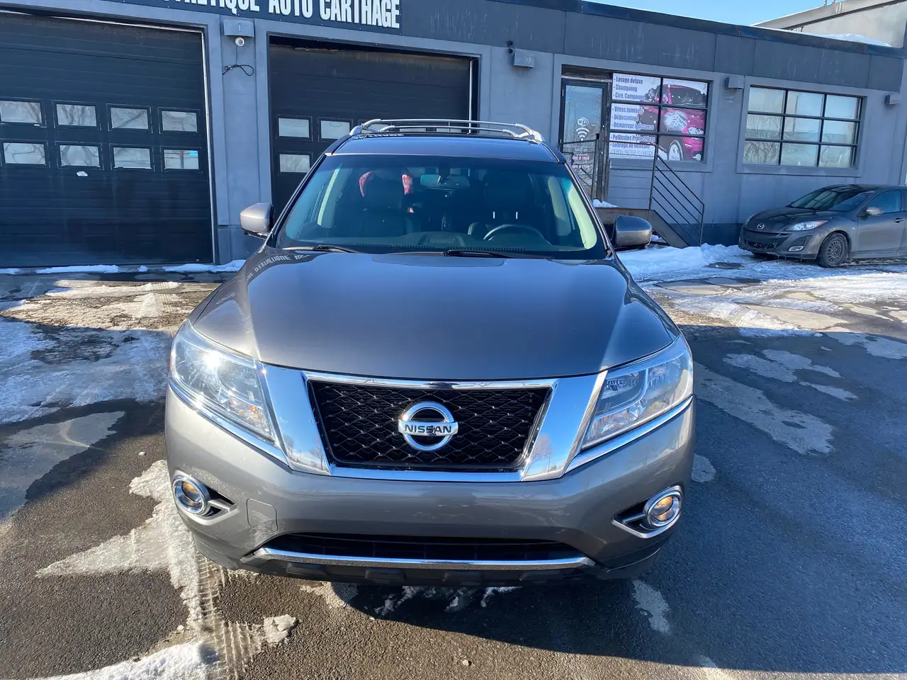 Nissan Pathfinder снимка Nissan Pathfinder