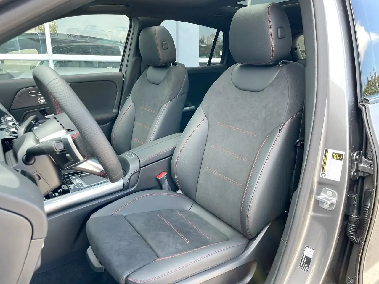 Mercedes-Benz GLA снимка Mercedes-Benz GLA