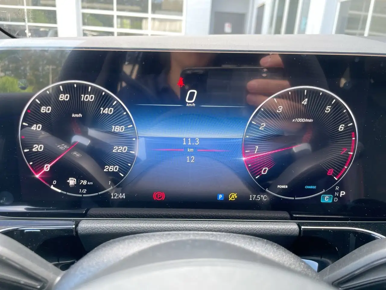 Mercedes-Benz GLA снимка Mercedes-Benz GLA
