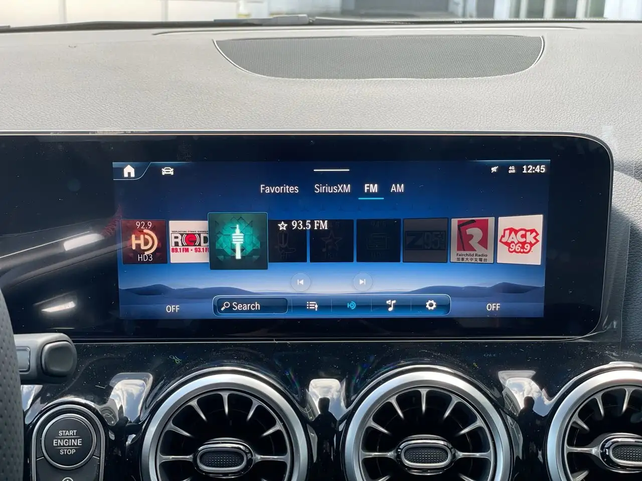 Mercedes-Benz GLA снимка Mercedes-Benz GLA