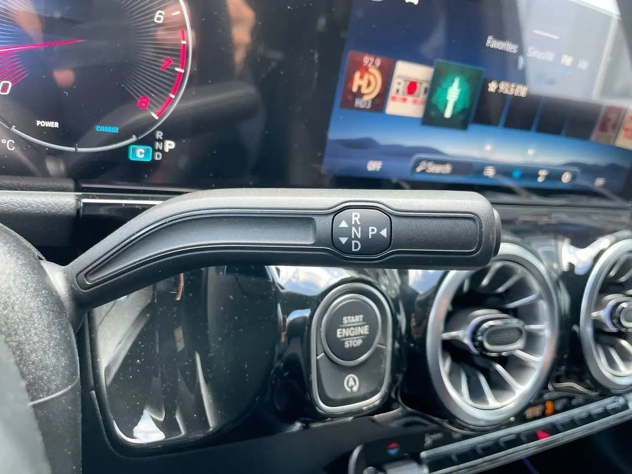 Mercedes-Benz GLA снимка Mercedes-Benz GLA