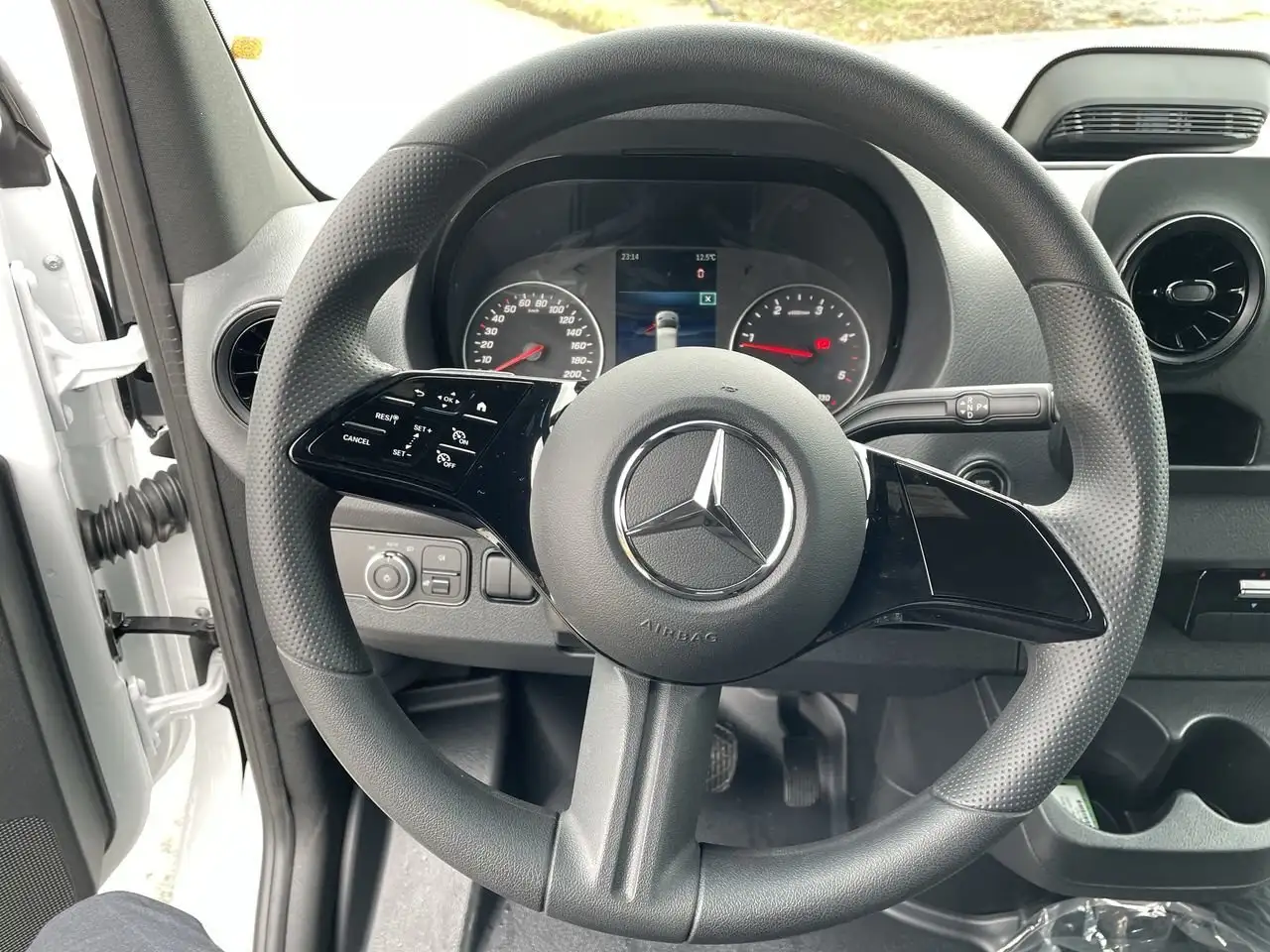 Mercedes-Benz Sprinter снимка Mercedes-Benz Sprinter