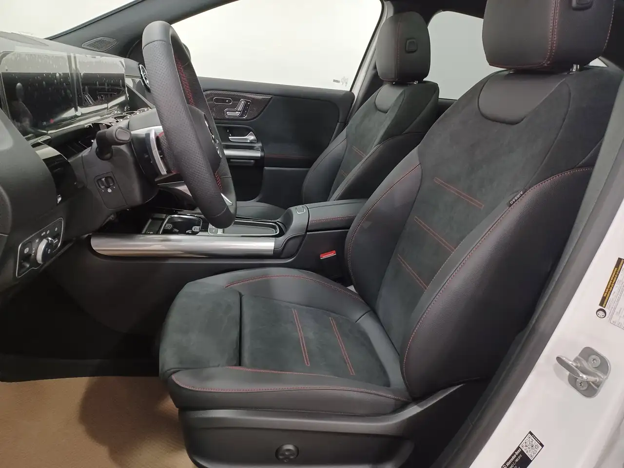 Mercedes-Benz GLA photo Mercedes-Benz GLA