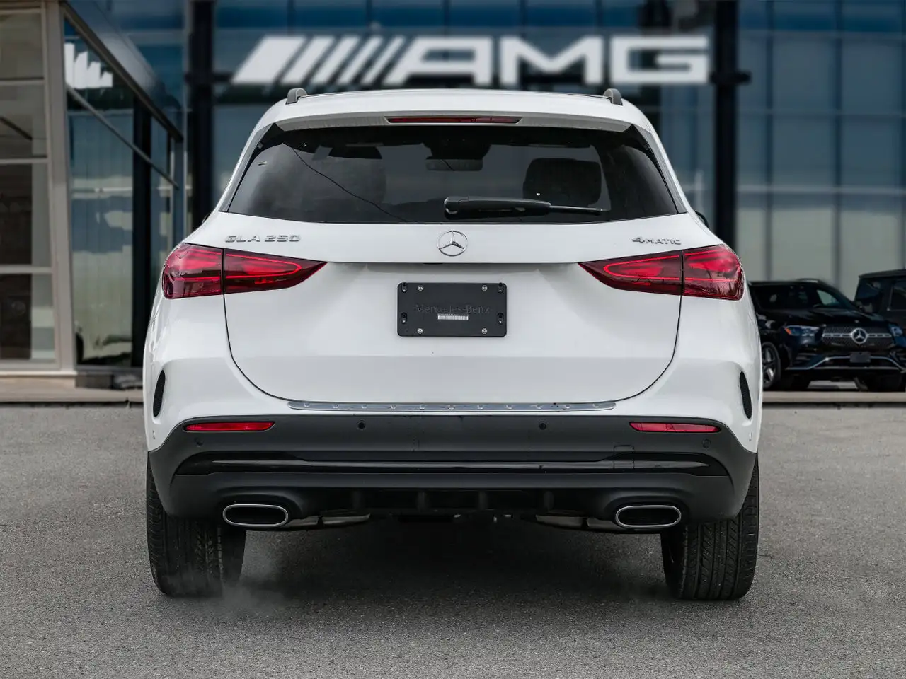 Mercedes-Benz GLA снимка Mercedes-Benz GLA