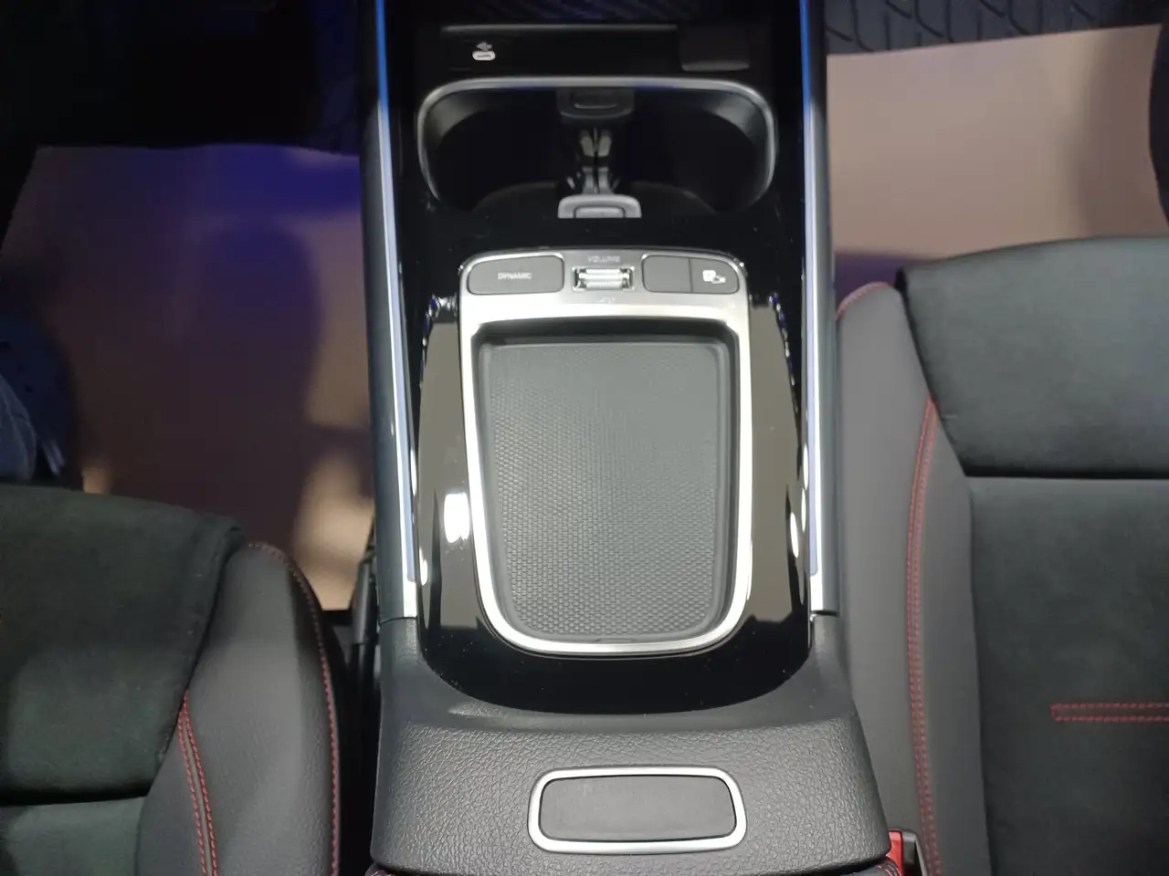 Mercedes-Benz GLA photo Mercedes-Benz GLA