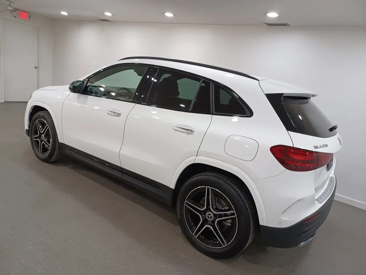 Mercedes-Benz GLA photo Mercedes-Benz GLA