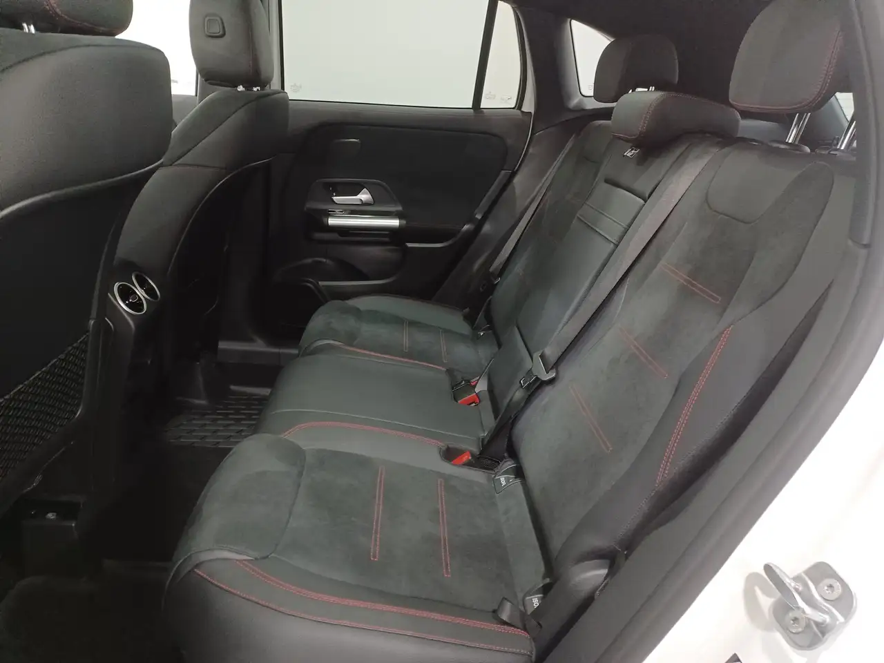Mercedes-Benz GLA photo Mercedes-Benz GLA