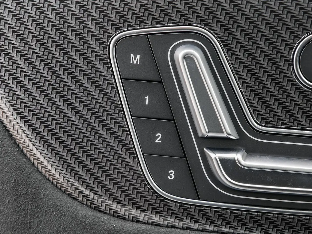 Mercedes-Benz GLA снимка Mercedes-Benz GLA